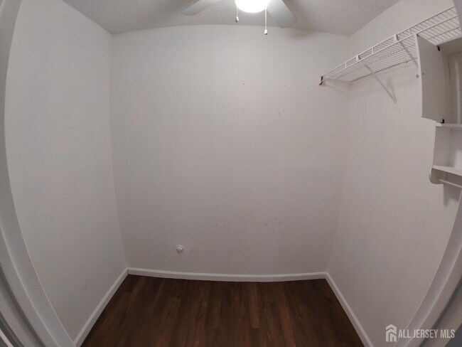 Building Photo - 2205 Bayhead Dr