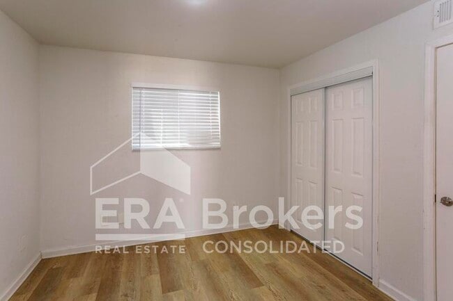 Building Photo - 614 Adams Ave