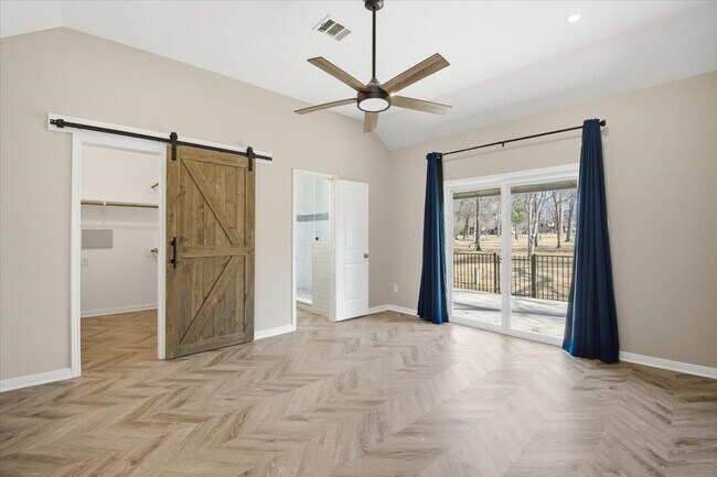 Building Photo - 3411 Country Club Blvd