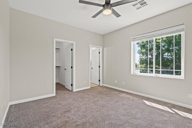 Building Photo - 8000 Silver King Dr