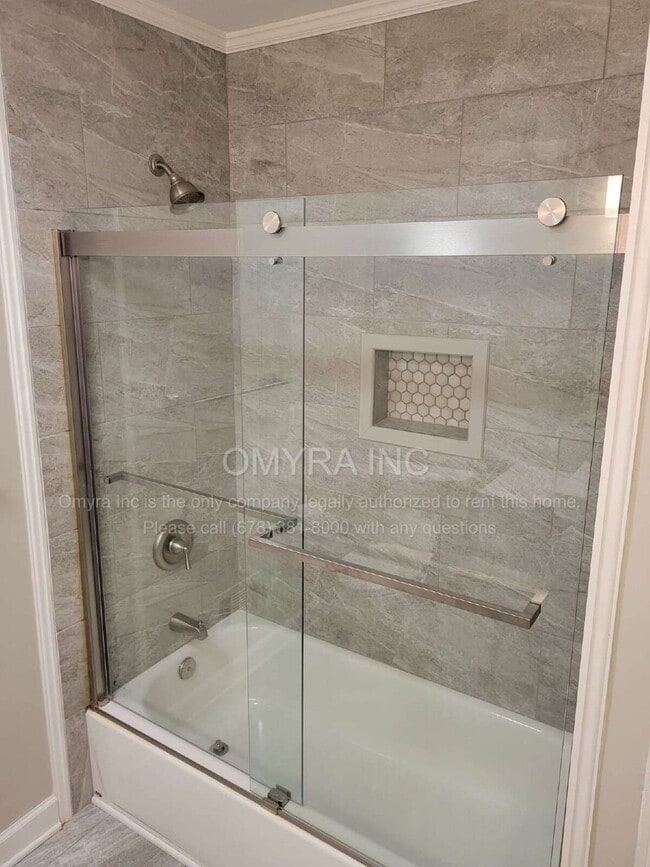 Building Photo - Lovely 4 Bedroom Home in Atlanta!