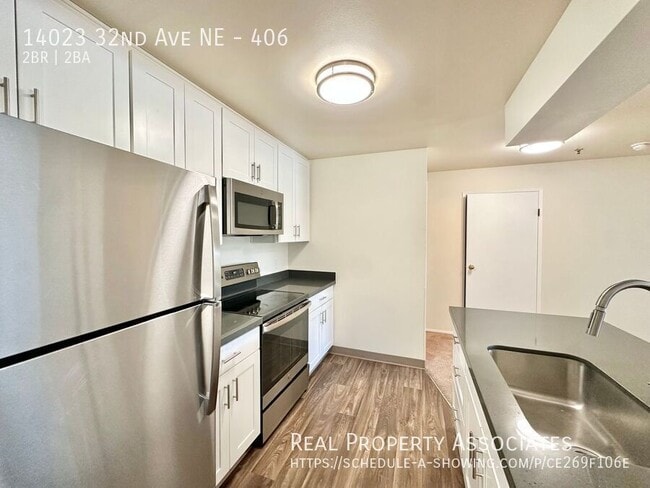Building Photo - 14023 32nd Ave NE