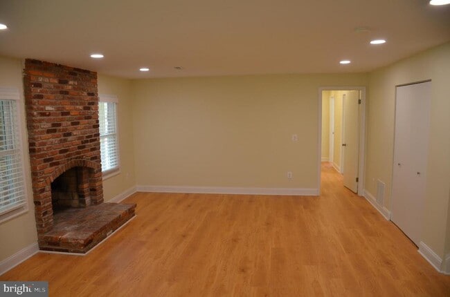 Building Photo - 9012 Paddock Ln