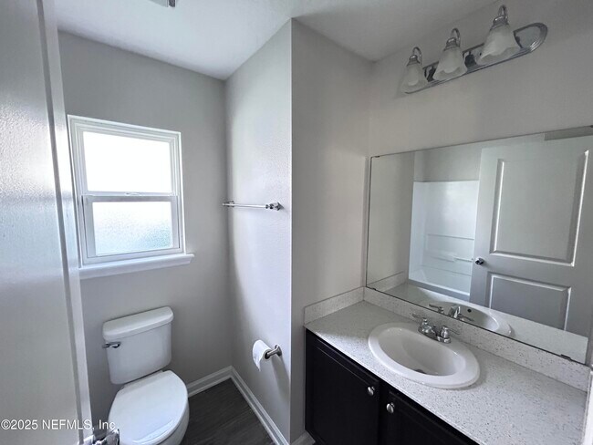 Building Photo - 102 Bluejack Ln