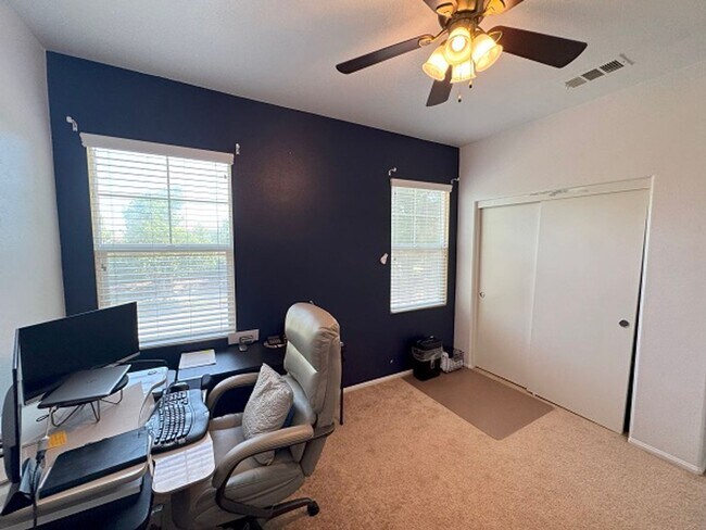 Building Photo - Beautiful House in Wolfcreek- Close to Pec...