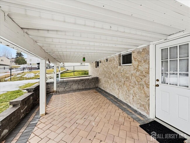 Building Photo - 37 Jersey Ave