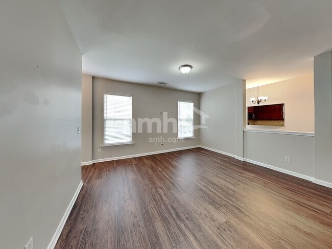 Building Photo - 5027 Abercromby St