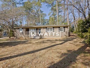 Building Photo - Charming & Spacious 3-Bed Home in City of Hoover