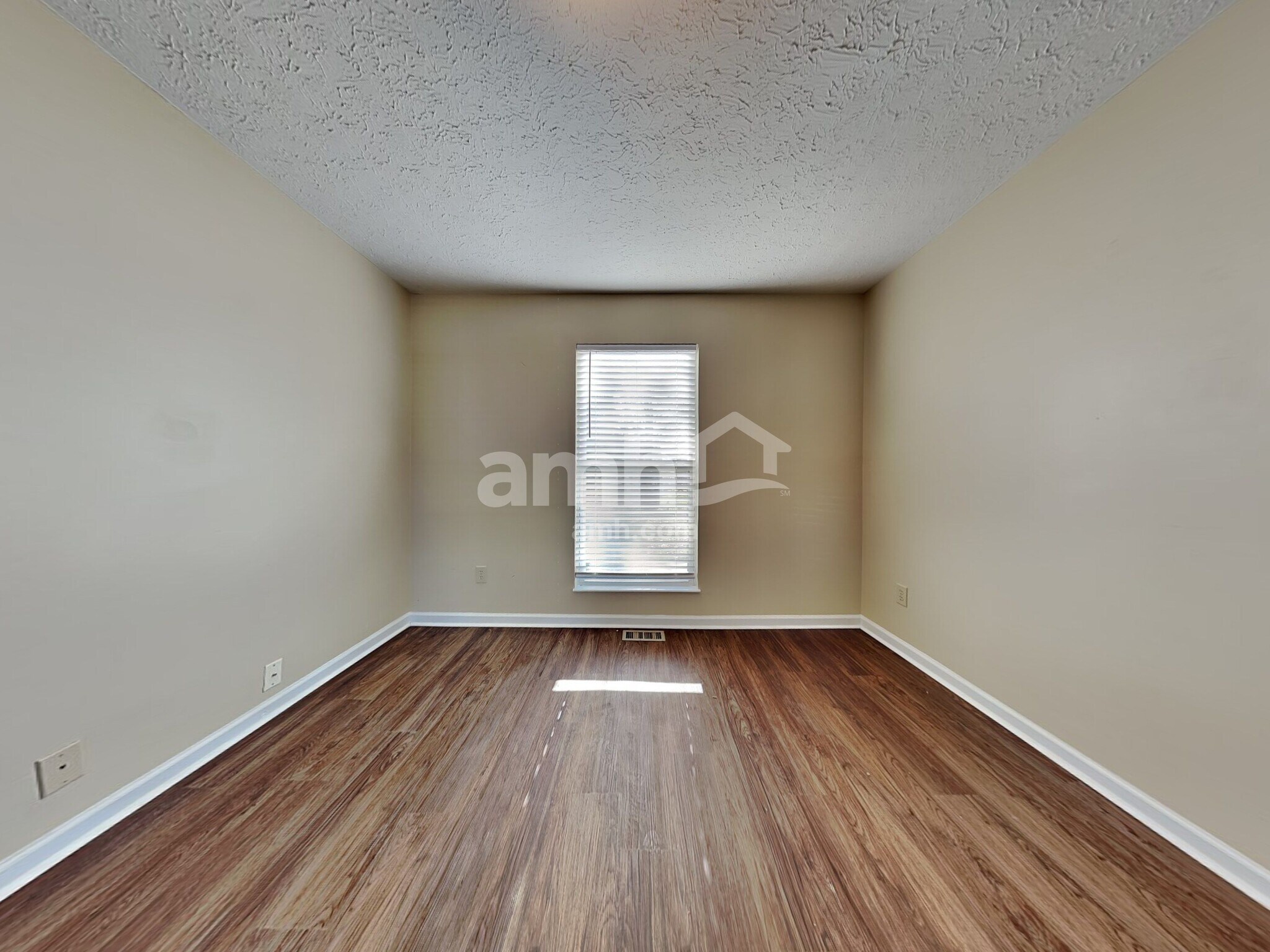 Building Photo - 25 Thorne Hill Dr