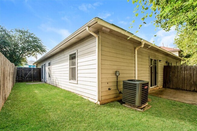 Building Photo - 1705 Constantino Cir