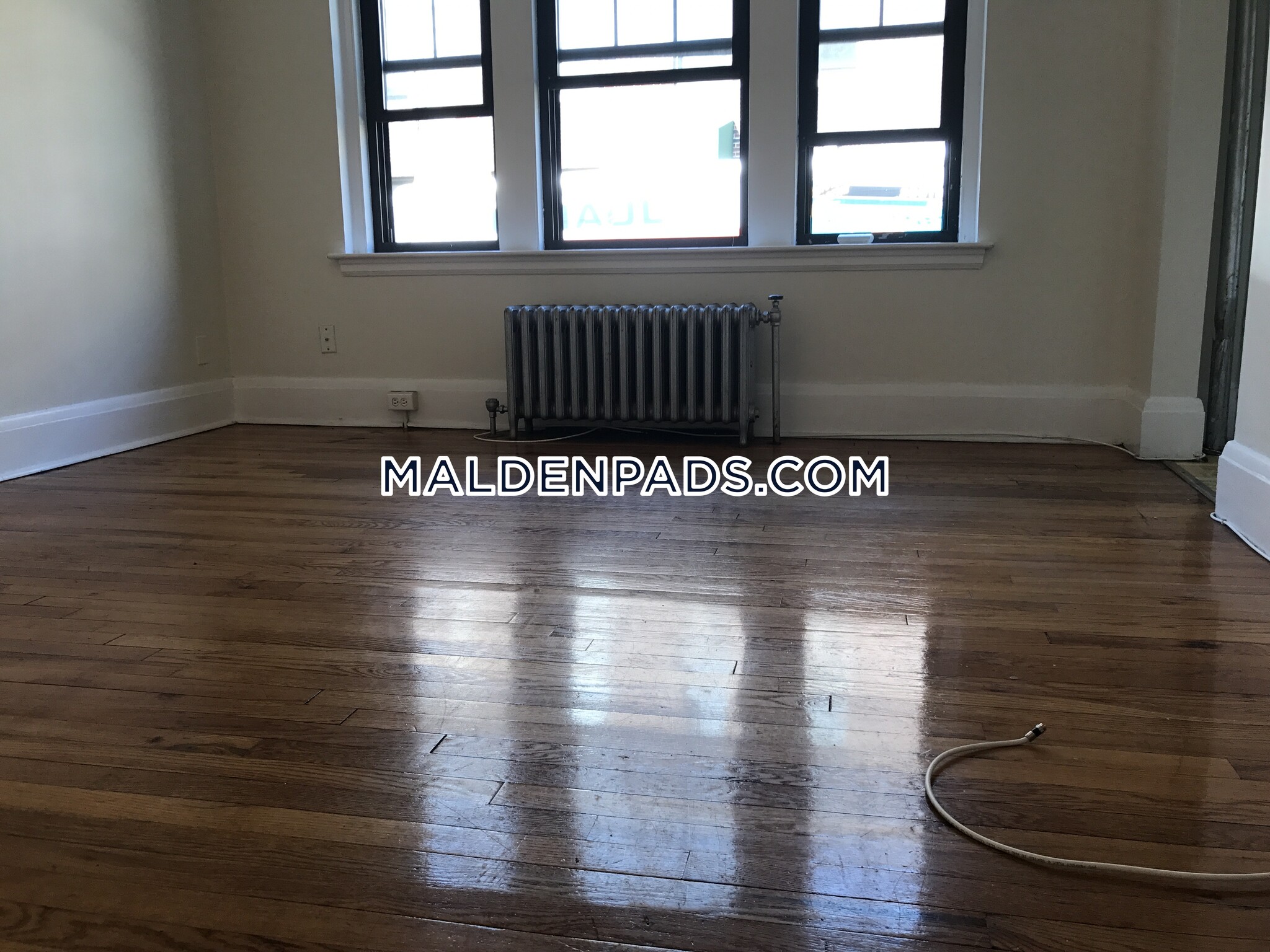 Building Photo - 349 Pleasant St