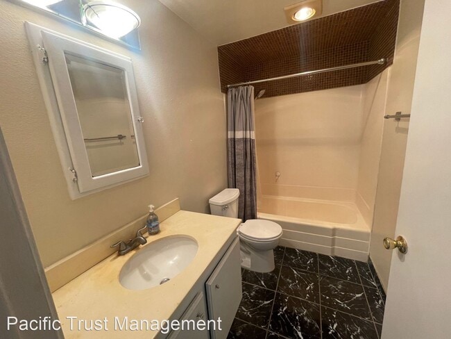 Building Photo - 1 br, 1 bath House - 10653 Lakefront Dr.
