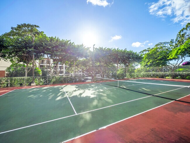 Building Photo - 3138 Waialae Ave