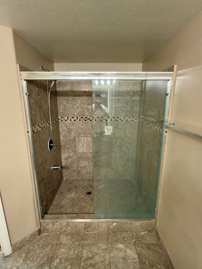 Building Photo - 2152 Jasper Bluff St