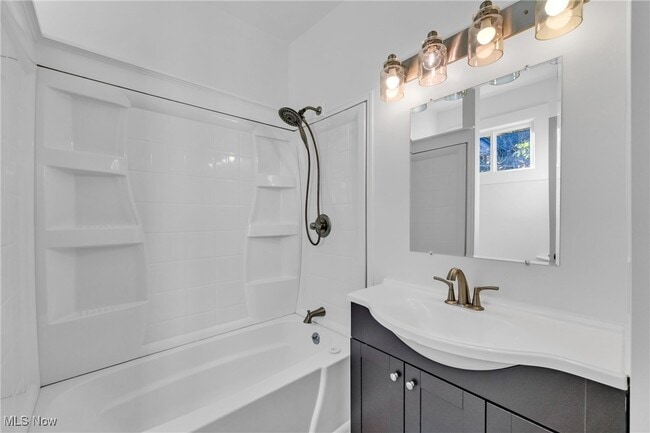 Building Photo - 2002 Valentine Ave