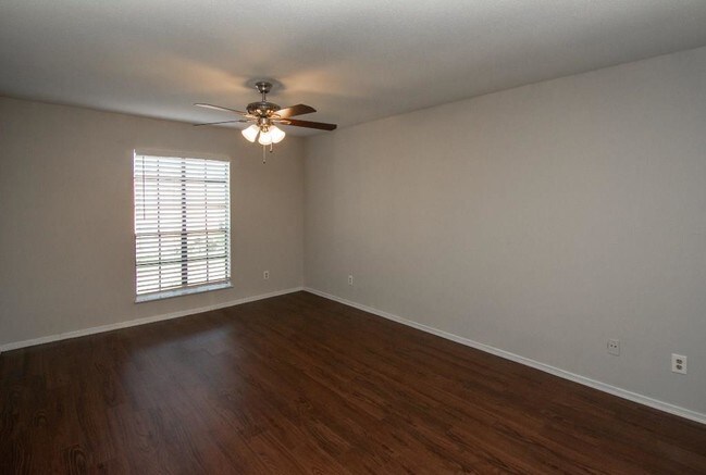 Building Photo - 12500 Sandpiper Dr