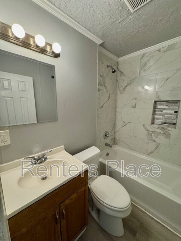 Building Photo - 4717 S 33rd W Ave