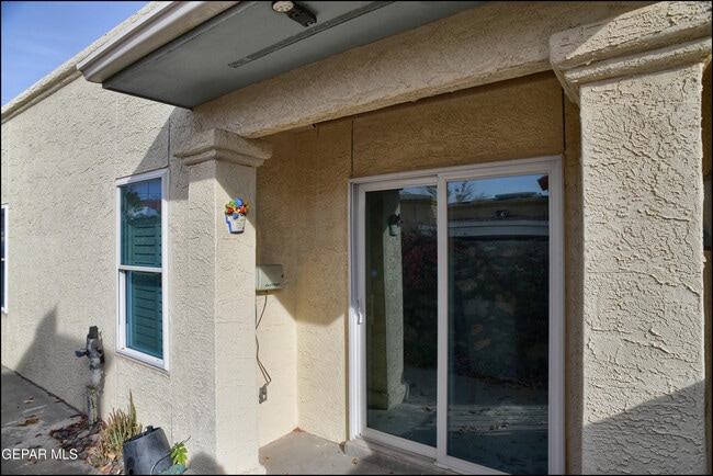 Building Photo - 237 N Alto Mesa Dr