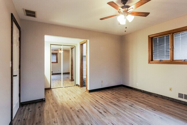 Building Photo - Wonderful 3 Bedroom Ranch