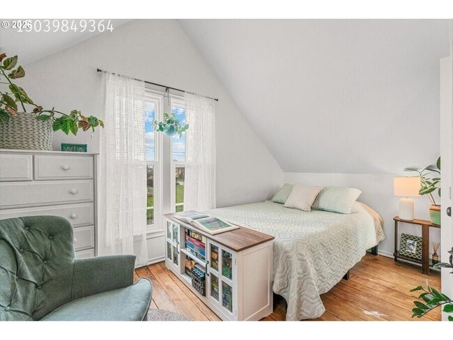 Building Photo - 310 N School St