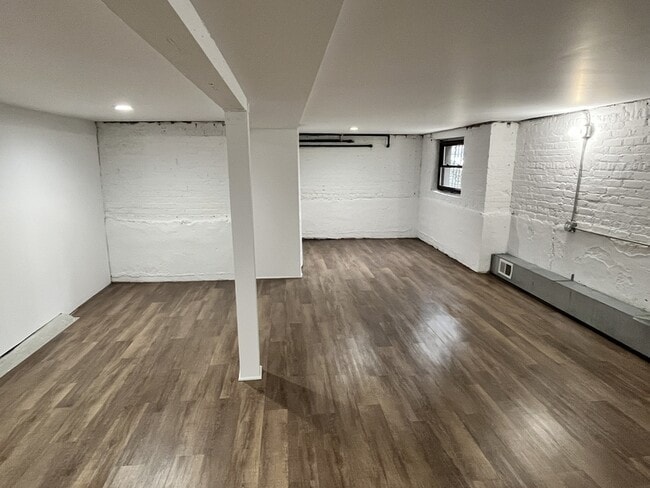 Building Photo - 3053 N Haussen Ct