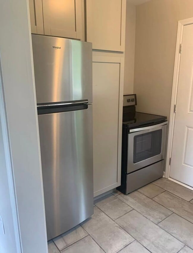 Building Photo - For Lease - 2BD/2BA Near Downtown Pendleto...
