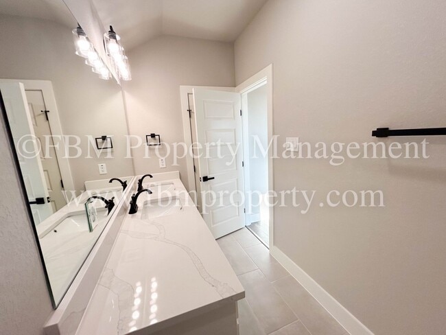 Building Photo - 933 Cooksey Ct