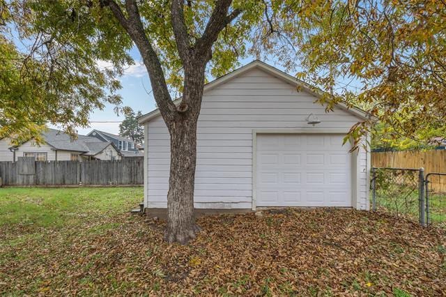 Building Photo - 3904 El Campo Ave