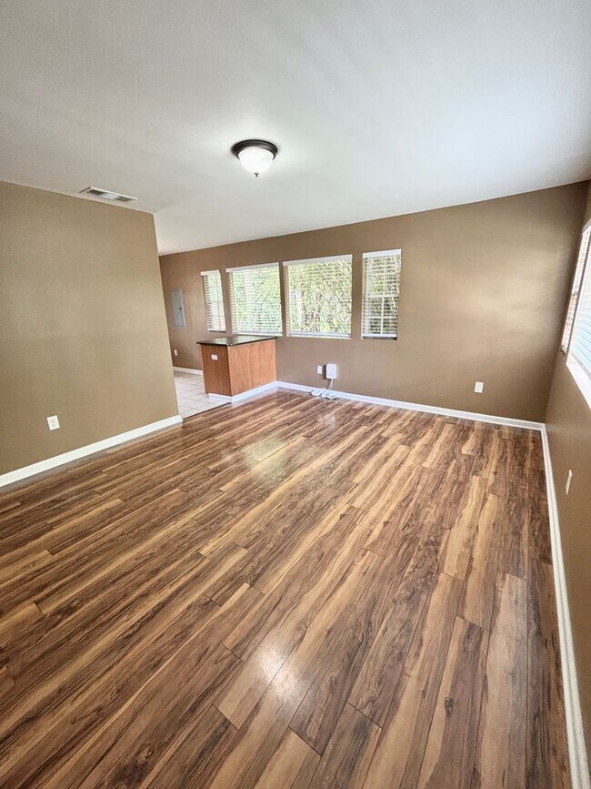 Building Photo - Midtown Duplex near Leon High School