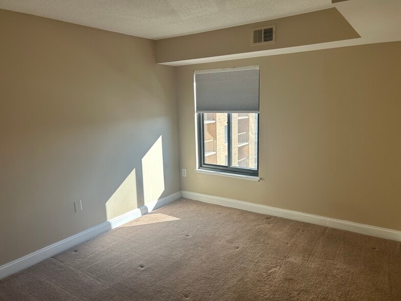 Bedroom #2 - 4500 S Four Mile Run Dr