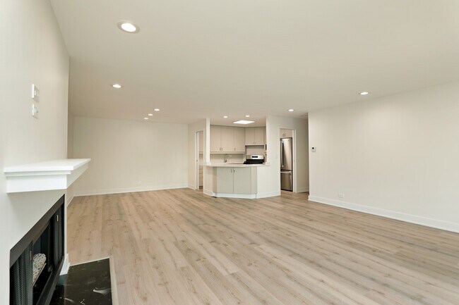 Building Photo - 1250 Park Ave W