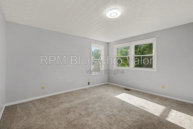 Building Photo - 534 Fleming Rd