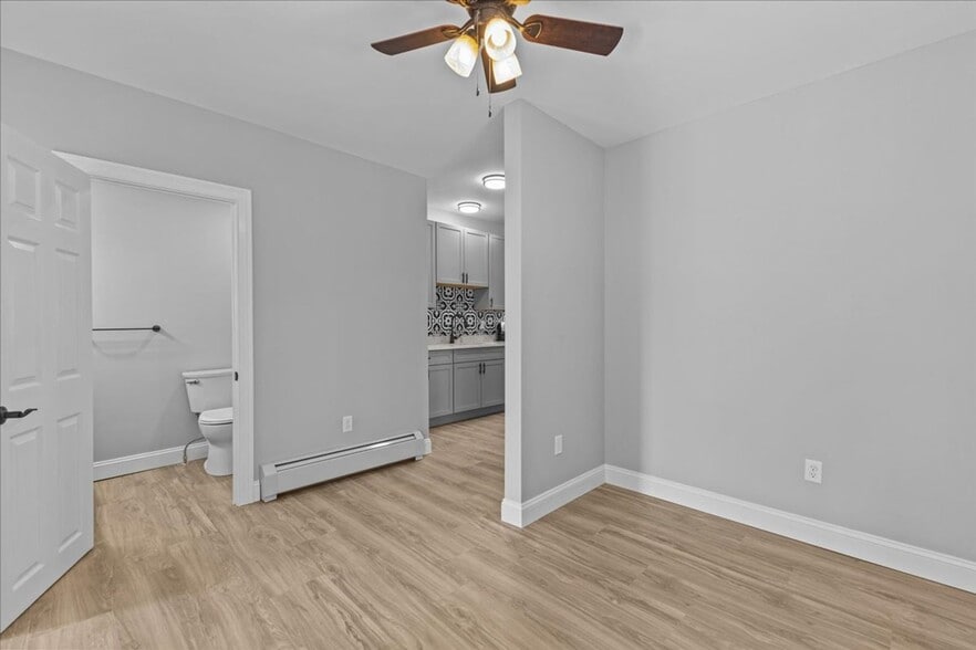 Building Photo - 45 Rose St