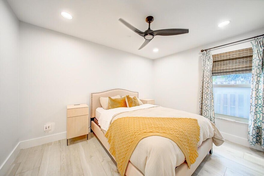 Building Photo - 1853 Shower Tree Way