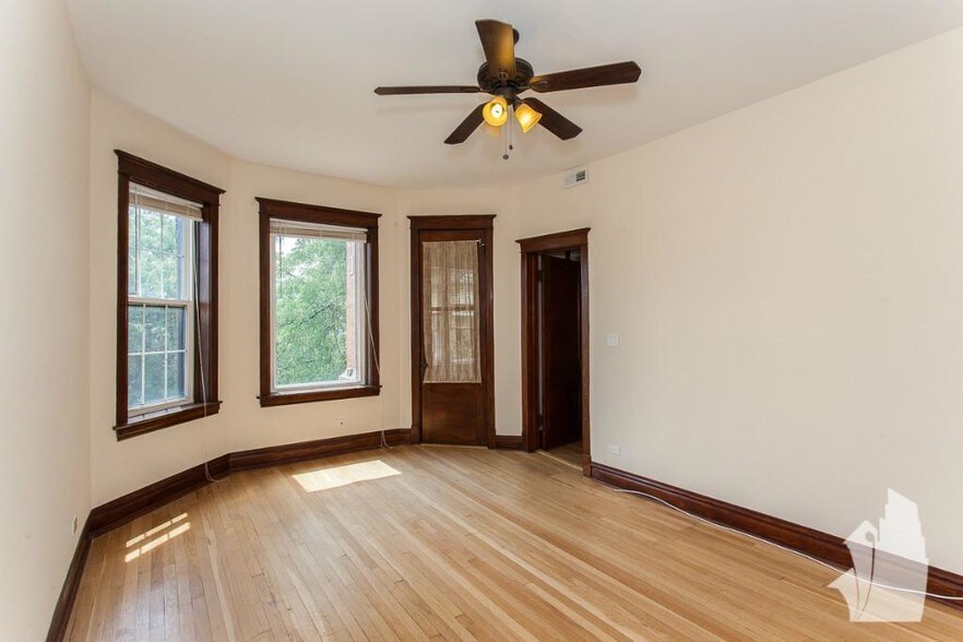 Building Photo - 1436 W Addison St