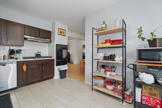 Building Photo - 8054 Niles Ave