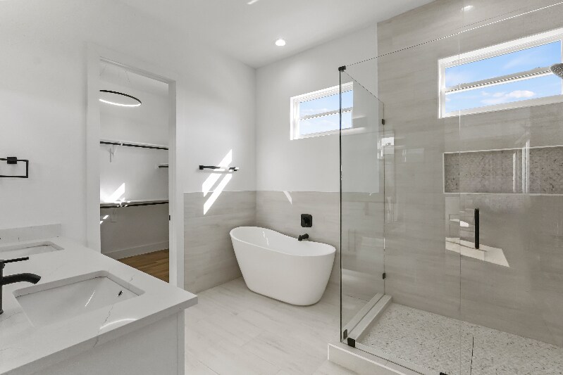 Building Photo - 1404 Hamburg St