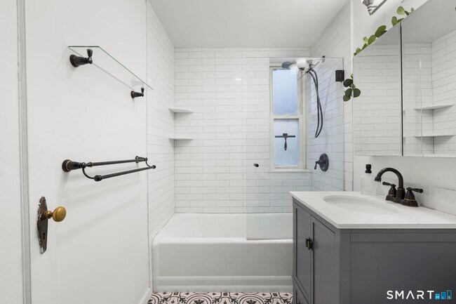 Building Photo - 70 Strawberry Hill Ave