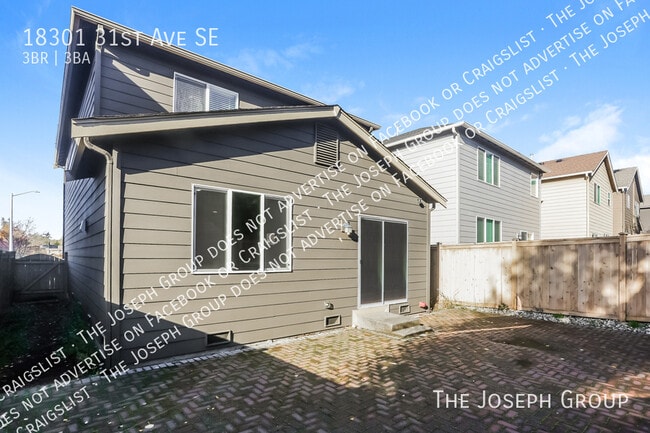 Building Photo - 18301 31st Ave SE