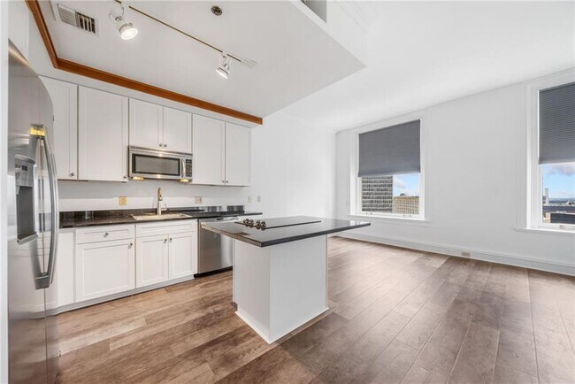 Building Photo - 57 Forsyth St NW