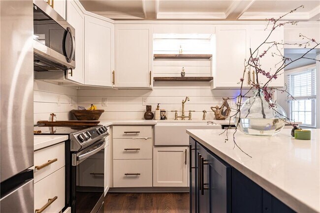 Building Photo - 1443 Fama Dr NE
