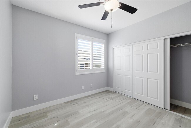 Building Photo - 972 Prestwick St