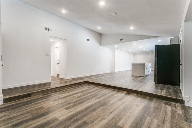 Building Photo - 1535 Carnation Dr