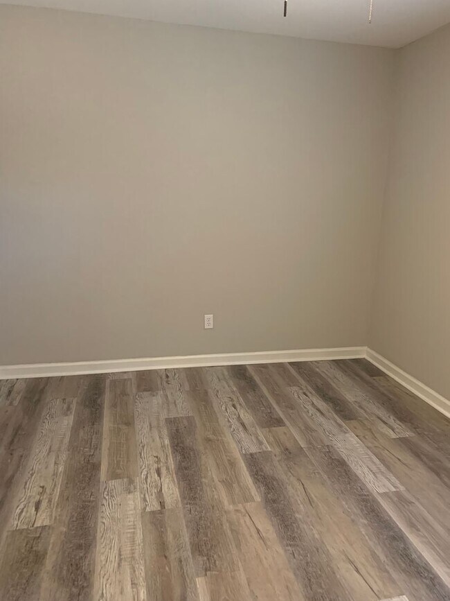 Building Photo - 5302