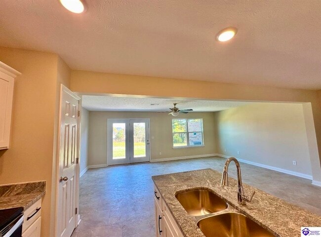 Building Photo - 214 Dixon Cir