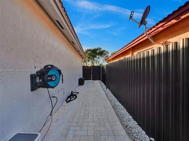 Building Photo - 19901 NW 77th Ct