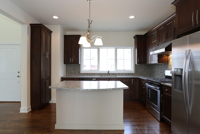 gourmet kitchen - 5 Mulberry Dr