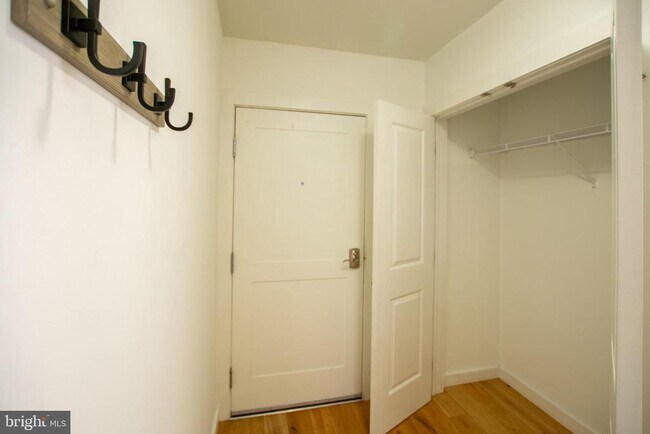 Building Photo - 224 Church St