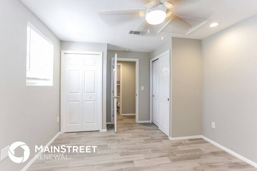 Building Photo - 7941 23rd Ave N