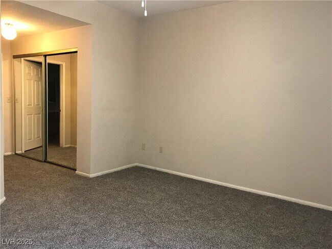 Building Photo - 5155 W Tropicana Ave